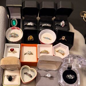(16) Vtg Rings...beautiful Elegant rings